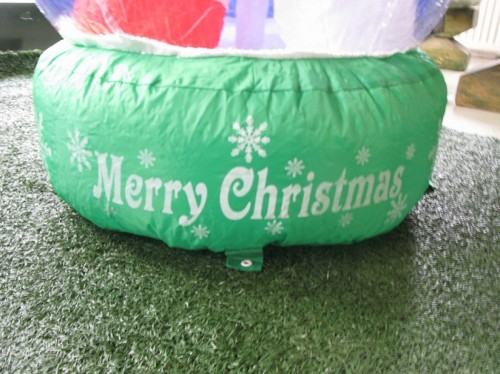 Opblaasfiguur - Kerstboom met bewegende sneeuw (interactief)